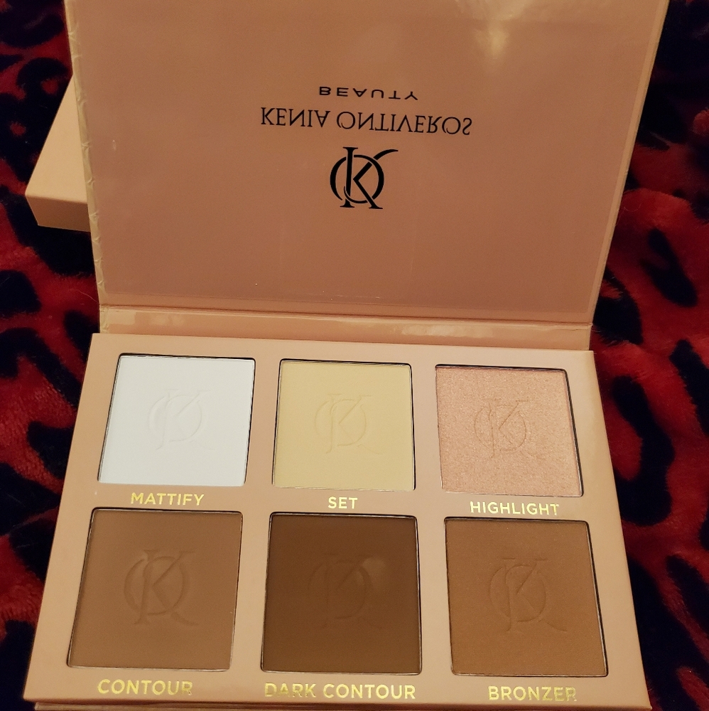 Kenia Ontiveros Set and Define Kit